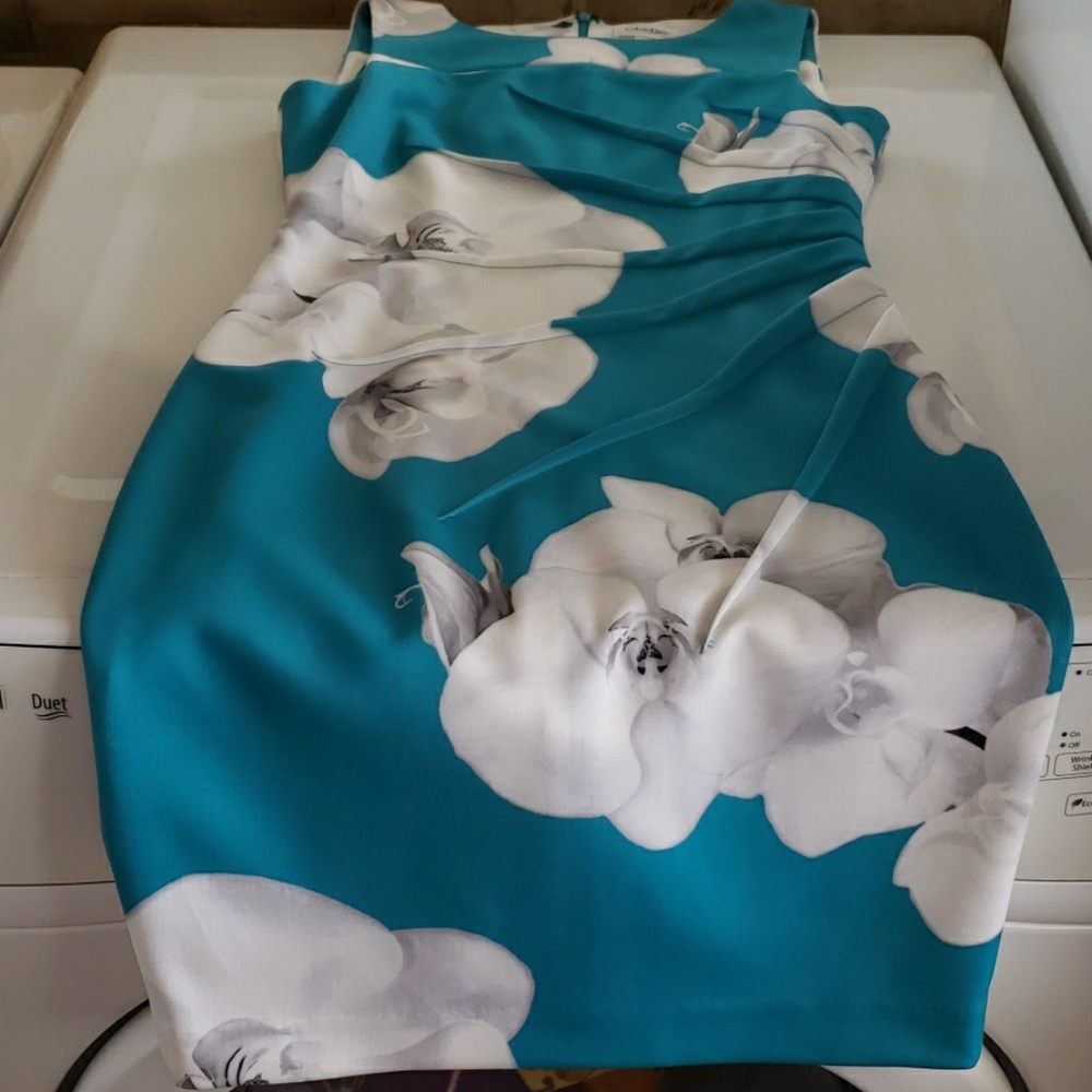 Dress - Picture 2 of 3